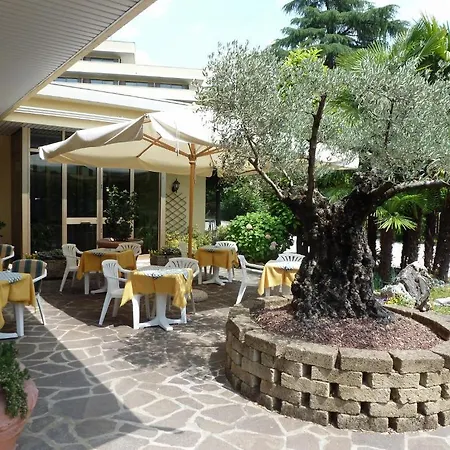 Lanterna Ξενοδοχείο 2*