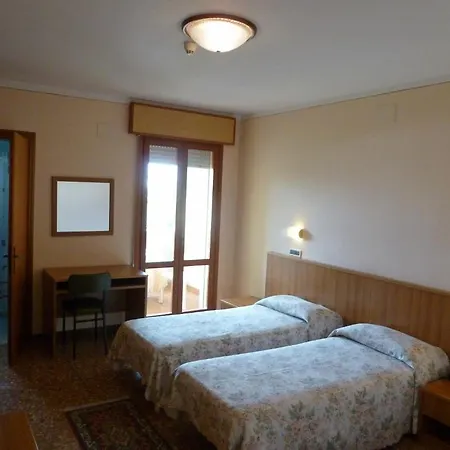 Hotel Lanterna 2*
